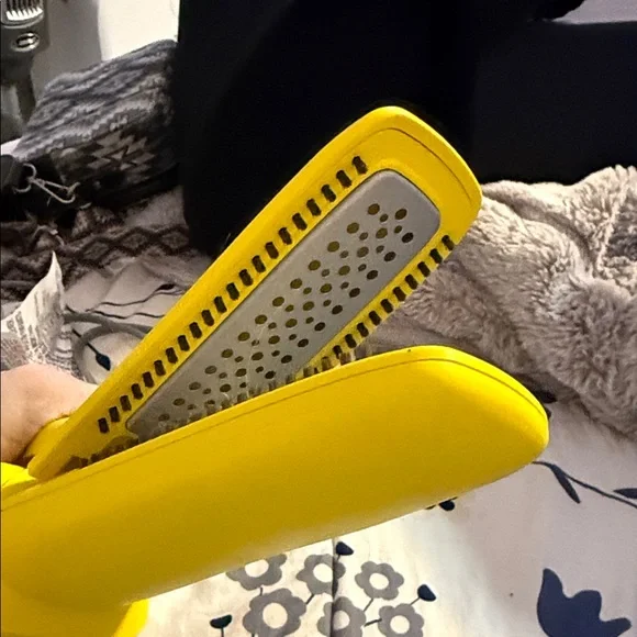 Drybar Vibrant Yellow Styling Iron